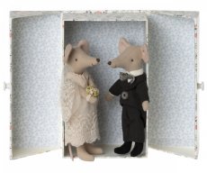 Svadobný myšací pár v krabici
